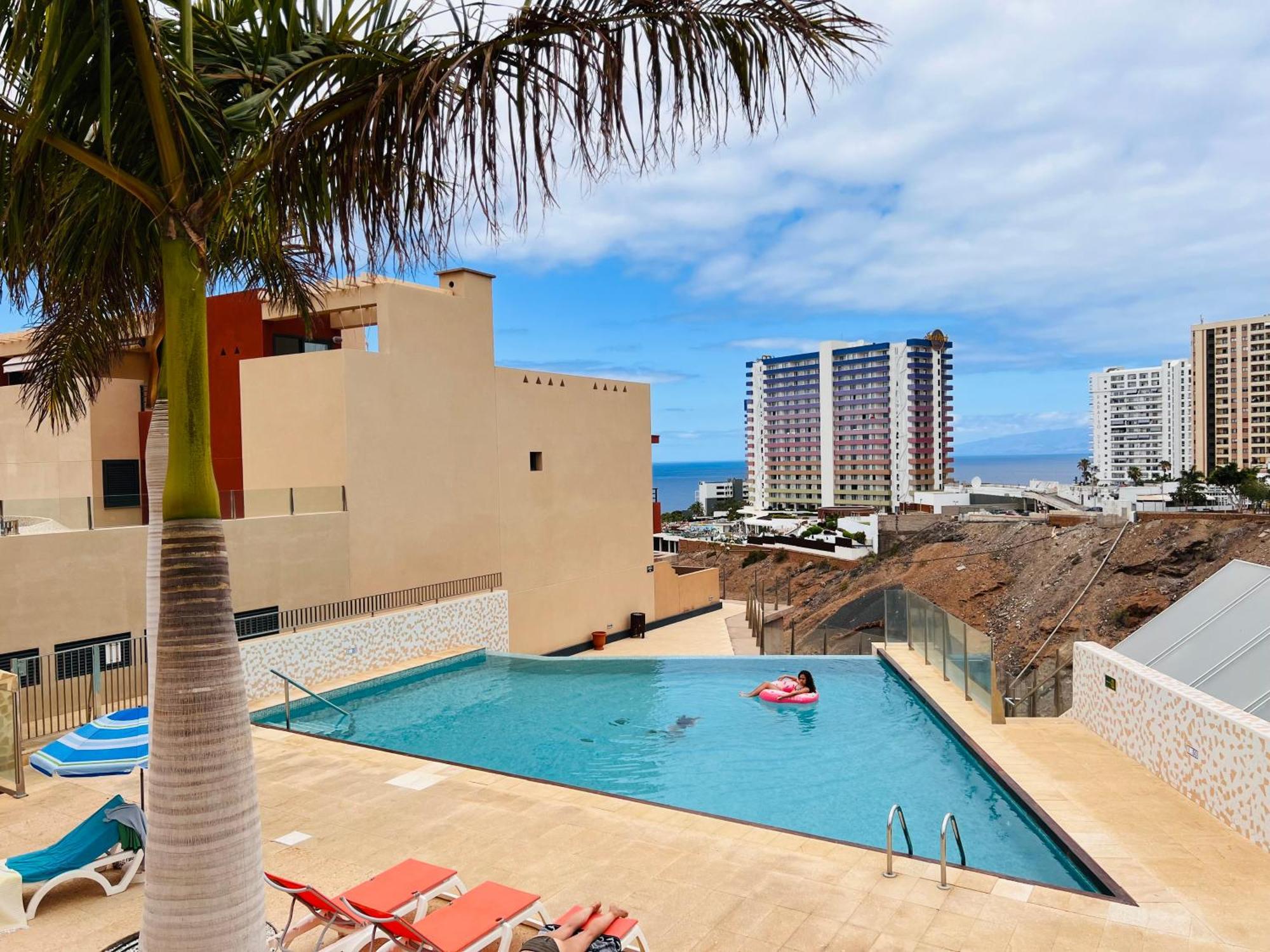 #seaparaiso# Heated Pool,private Parking,fast Wifi Appartement